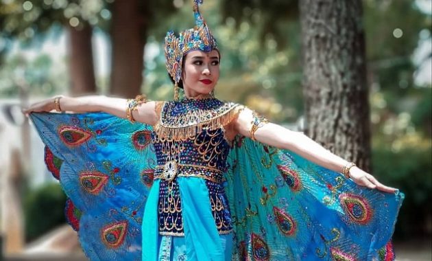 Tari Merak Berasal Dari Daerah Combinesia